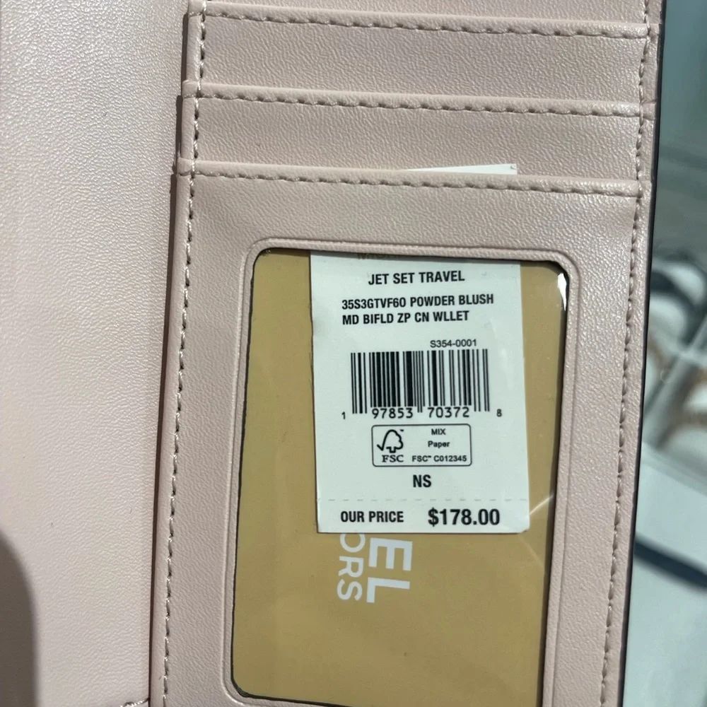 MICHAEL KORS Jet Set Medm Signature Logo BiFold Zip CN Wallet
Powder Blush
NWT - Picture 15 of 16